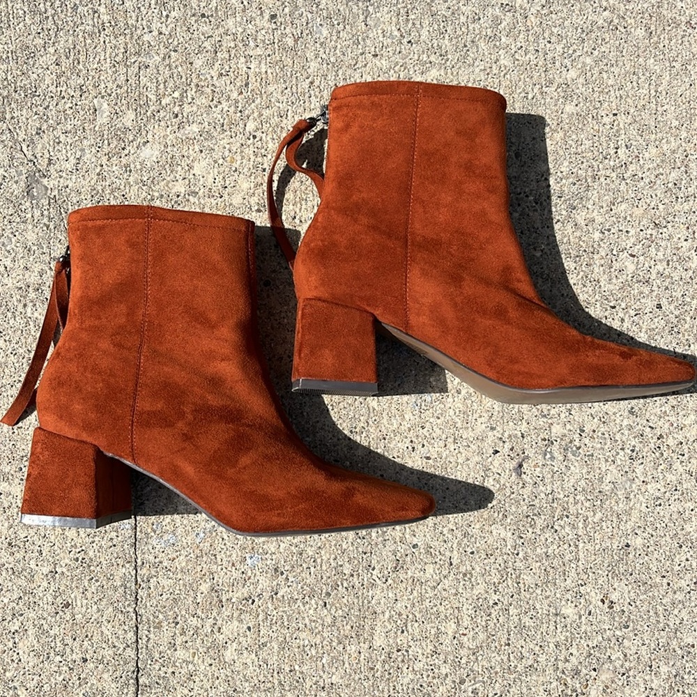 Like new orange Mi.iM faux suede short boots size 8 - Picture 2 of 13